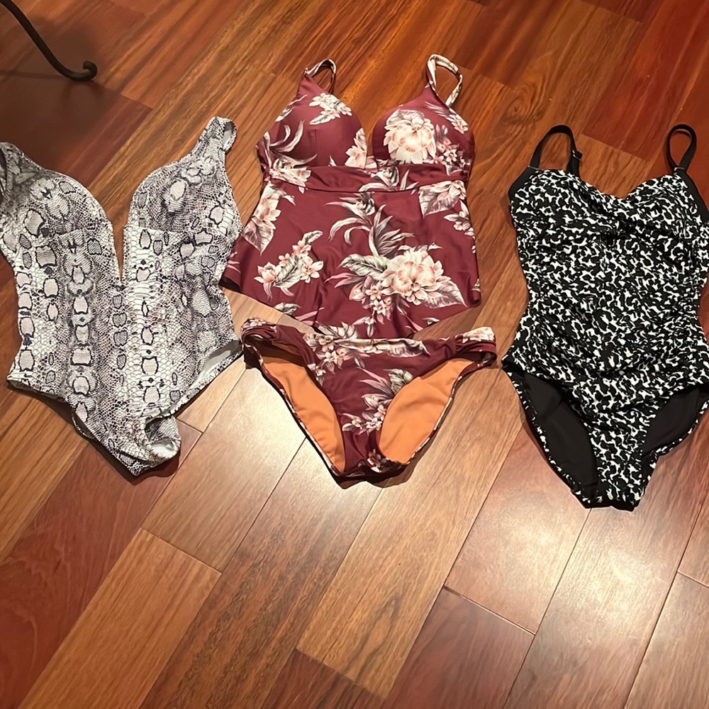 2 bathing suits like new
